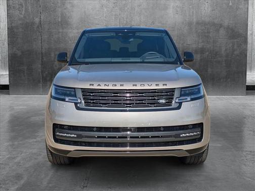 2025 Land Rover Range Rover P550e SE