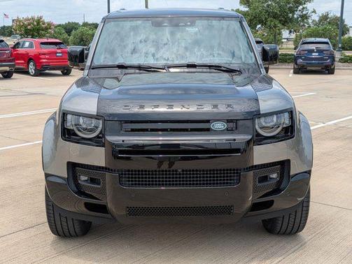 2025 Land Rover Defender 110 P400 X