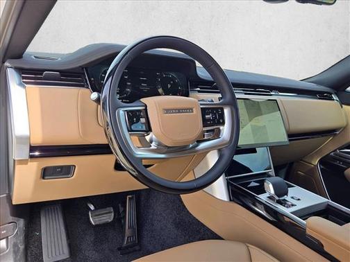 2026 Land Rover Range Rover P400 SE 7 Seat