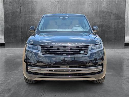 2025 Land Rover Range Rover P400 SE
