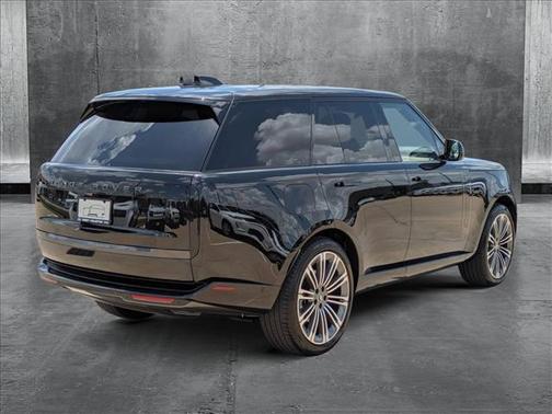 2025 Land Rover Range Rover P400 SE