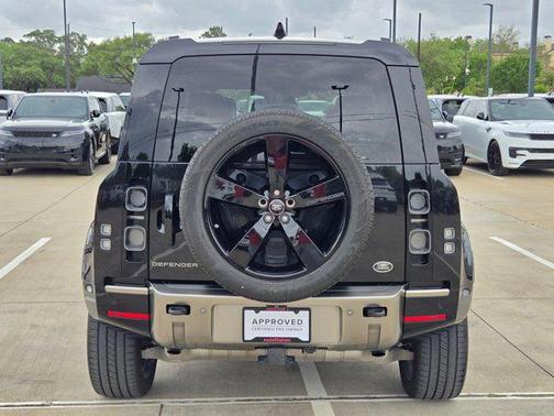 Santorini Black Metallic 2021 Land Rover Defender 110 X