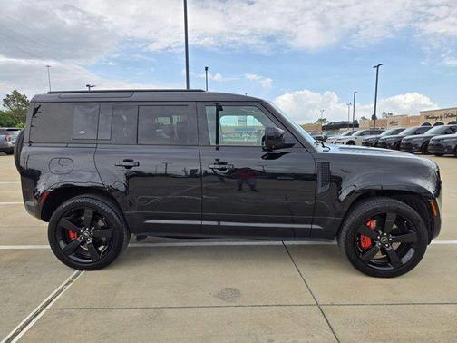 Santorini Black Metallic 2021 Land Rover Defender 110 X