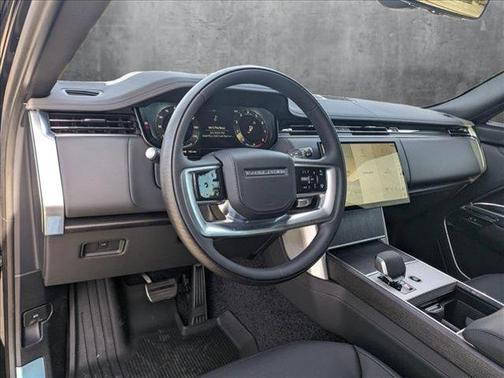 2025 Land Rover Range Rover P530 SE