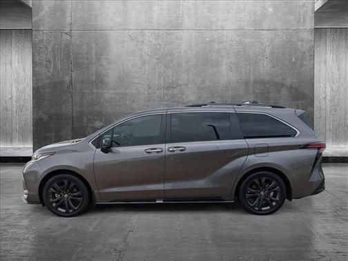 2022 Toyota Sienna XSE 7 Passenger