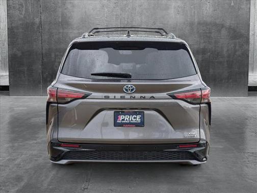 2022 Toyota Sienna XSE 7 Passenger