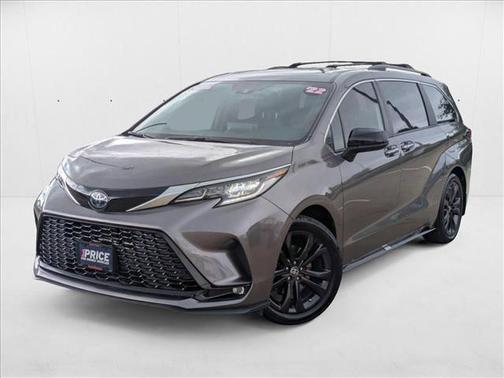 2022 Toyota Sienna XSE 7 Passenger