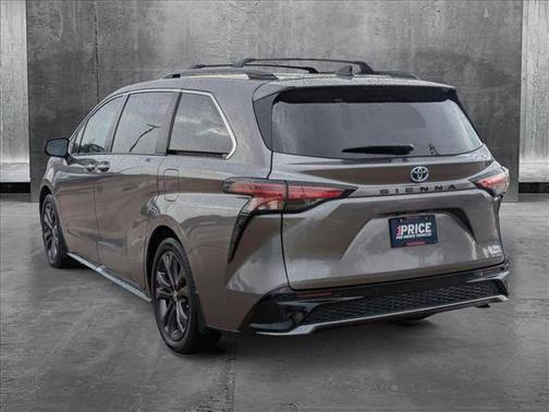 2022 Toyota Sienna XSE 7 Passenger