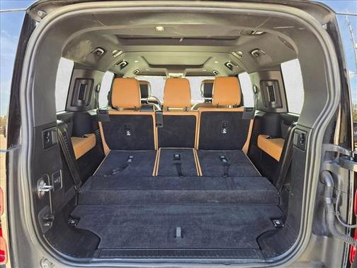 2023 Land Rover Defender 130 SE