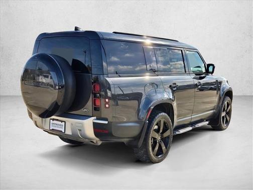 2023 Land Rover Defender 130 SE