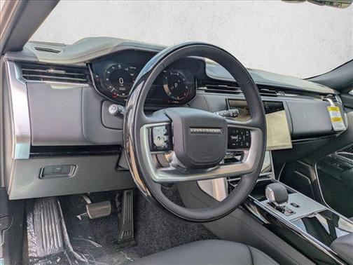 2025 Land Rover Range Rover P400 SE