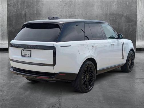 2025 Land Rover Range Rover P400 SE
