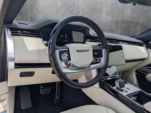 2025 Land Rover Range Rover P400 SE
