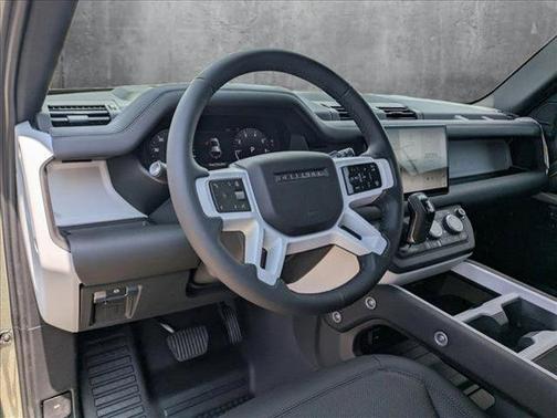 2025 Land Rover Defender 110 P400 X-Dynamic SE