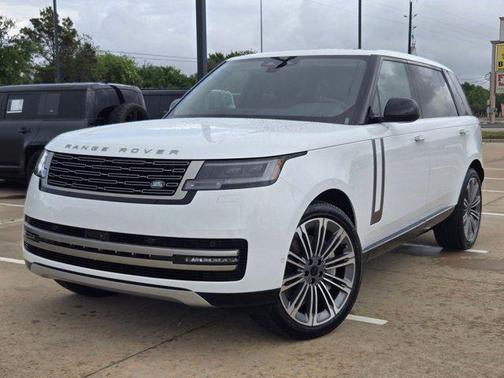 Fuji White 2026 Land Rover Range Rover P530 SE 7 Seat