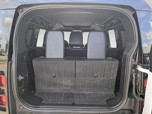 2023 Land Rover Defender 110 X-Dynamic SE