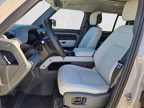 2026 Land Rover Defender P400 X-Dynamic SE