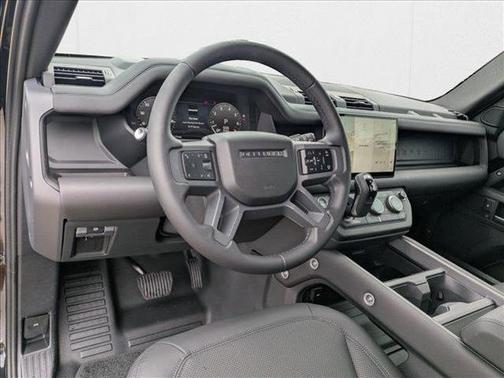 2025 Land Rover Defender 130 P400 X-Dynamic SE