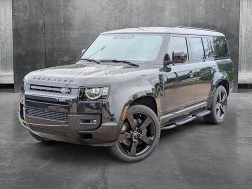 2025 Land Rover Defender 130 P400 X-Dynamic SE