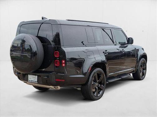 2025 Land Rover Defender 130 P400 X-Dynamic SE