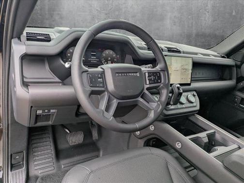2025 Land Rover Defender 130 P400 X-Dynamic SE