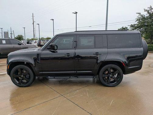 2025 Land Rover Defender 130 P400 X-Dynamic SE