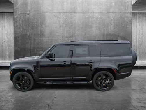 2025 Land Rover Defender 130 P400 X-Dynamic SE