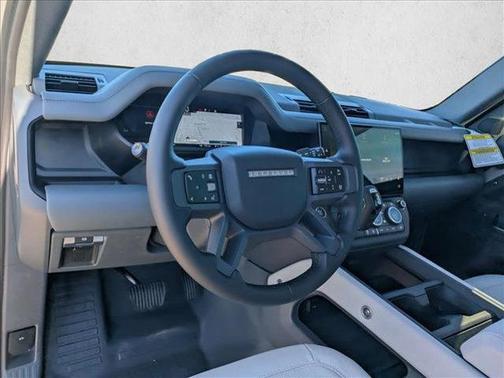 2026 Land Rover Defender X-Dynamic SE