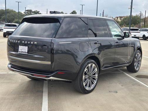 2026 Land Rover Range Rover P530 SE