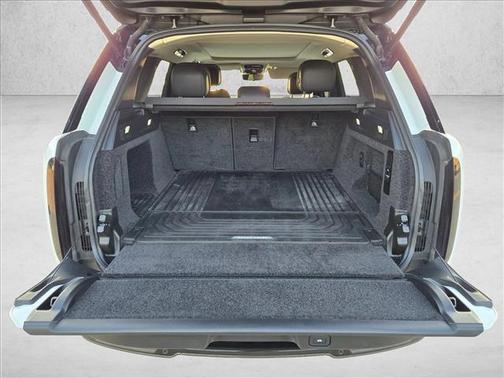 Fuji White 2024 Land Rover Range Rover P530 SE