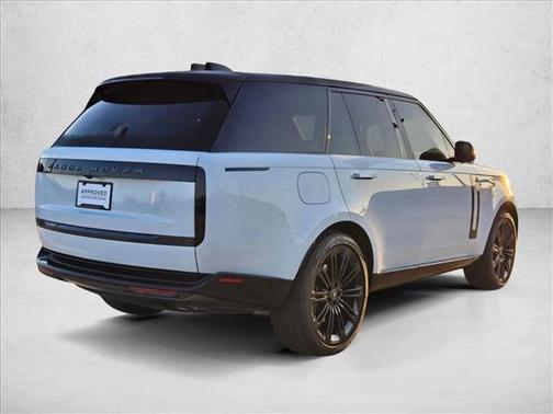 Fuji White 2024 Land Rover Range Rover P530 SE