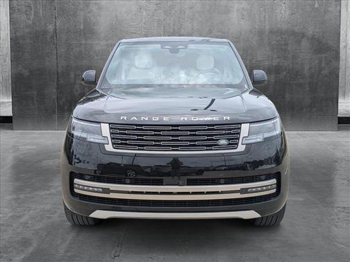 2025 Land Rover Range Rover P530 SE