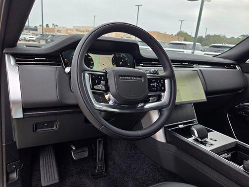 2026 Land Rover Range Rover P400 SE 7 Seat