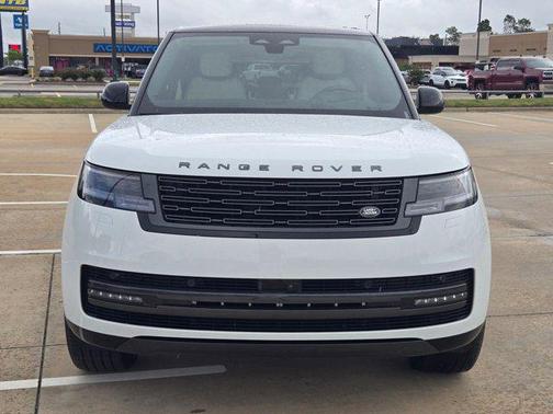 Fuji White 2026 Land Rover Range Rover P400 SE 7 Seat