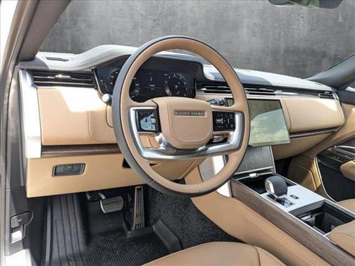 2025 Land Rover Range Rover P530 SE 7 Seat