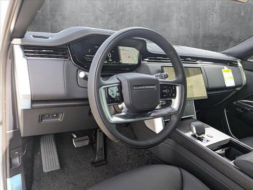 2025 Land Rover Range Rover P550e SE