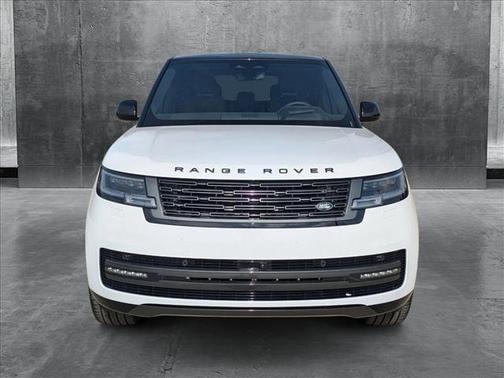 2025 Land Rover Range Rover P550e SE