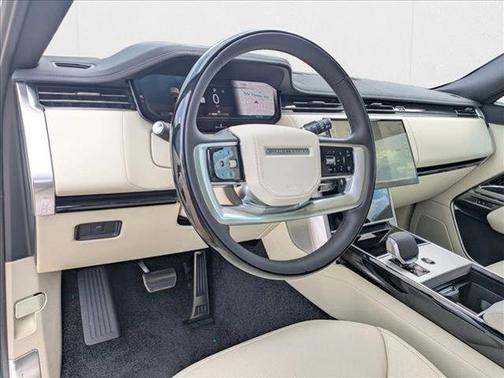 2025 Land Rover Range Rover P530 SE 7 Seat
