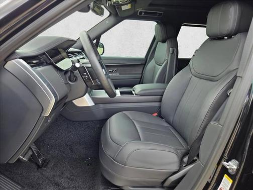 Santorini Black Metallic 2026 Land Rover Range Rover P400 SE 7 Seat