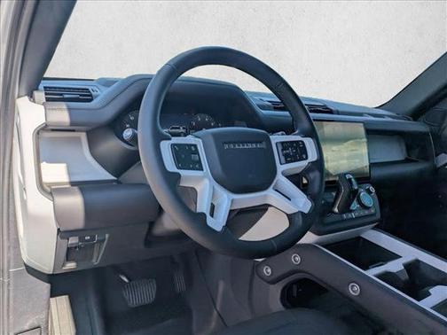 2026 Land Rover Defender X-Dynamic SE