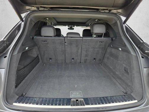 Chromite Black Metallic 2023 Porsche Cayenne Cayenne