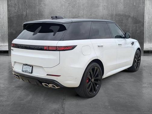 2025 Land Rover Range Rover Sport SE