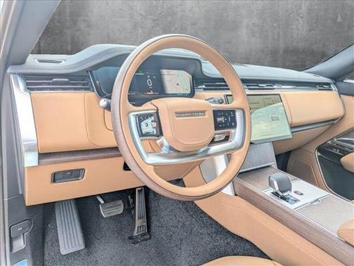 2025 Land Rover Range Rover P400 SE 7 Seat