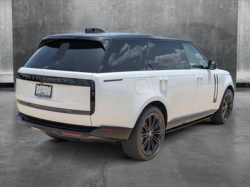 2025 Land Rover Range Rover P400 SE 7 Seat