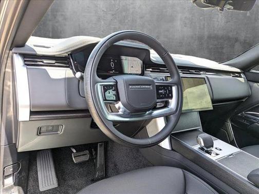 2025 Land Rover Range Rover P530 SE 7 Seat
