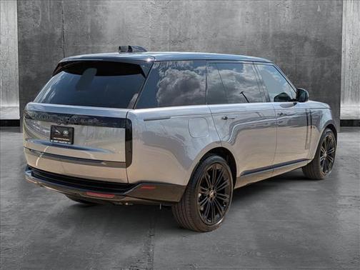 2025 Land Rover Range Rover P530 SE 7 Seat