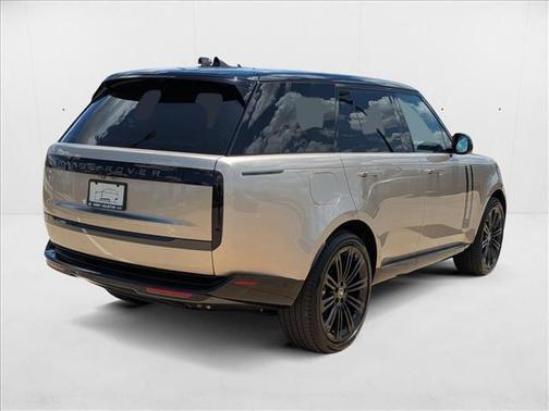 2025 Land Rover Range Rover P530 SE