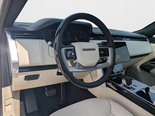 2025 Land Rover Range Rover P400 SE