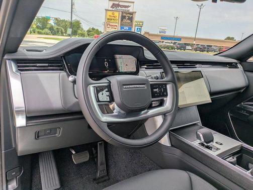 2025 Land Rover Range Rover P400 SE