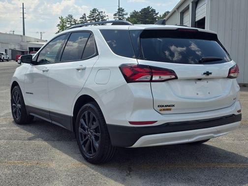 Iridescent Pearl Tricoat 2024 Chevrolet Equinox RS